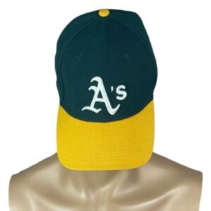 NEW New Era Genuine Merchandise 39 thirty Oakland A’s Fitted Team Hat M/L
